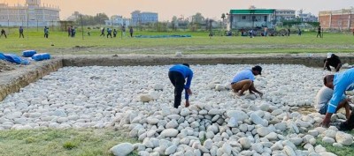 नारायणी क्रिकेटरङ्गशाला अन्तर्राष्ट्रिय स्तरको पिच  निर्माण हुदै