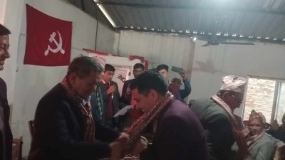 समाजवादी नवलपुरमा पहिरो, जिल्ला अध्यक्षसहित दर्जनौं एमाले प्रवेश 