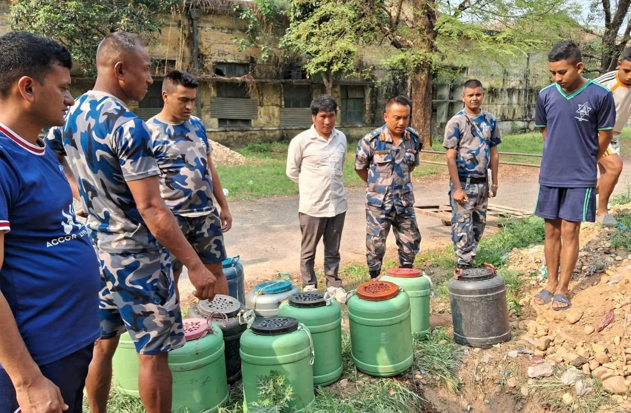 हेटौंडामा प्रतिबन्धित माछा नष्ट गरिएको छ