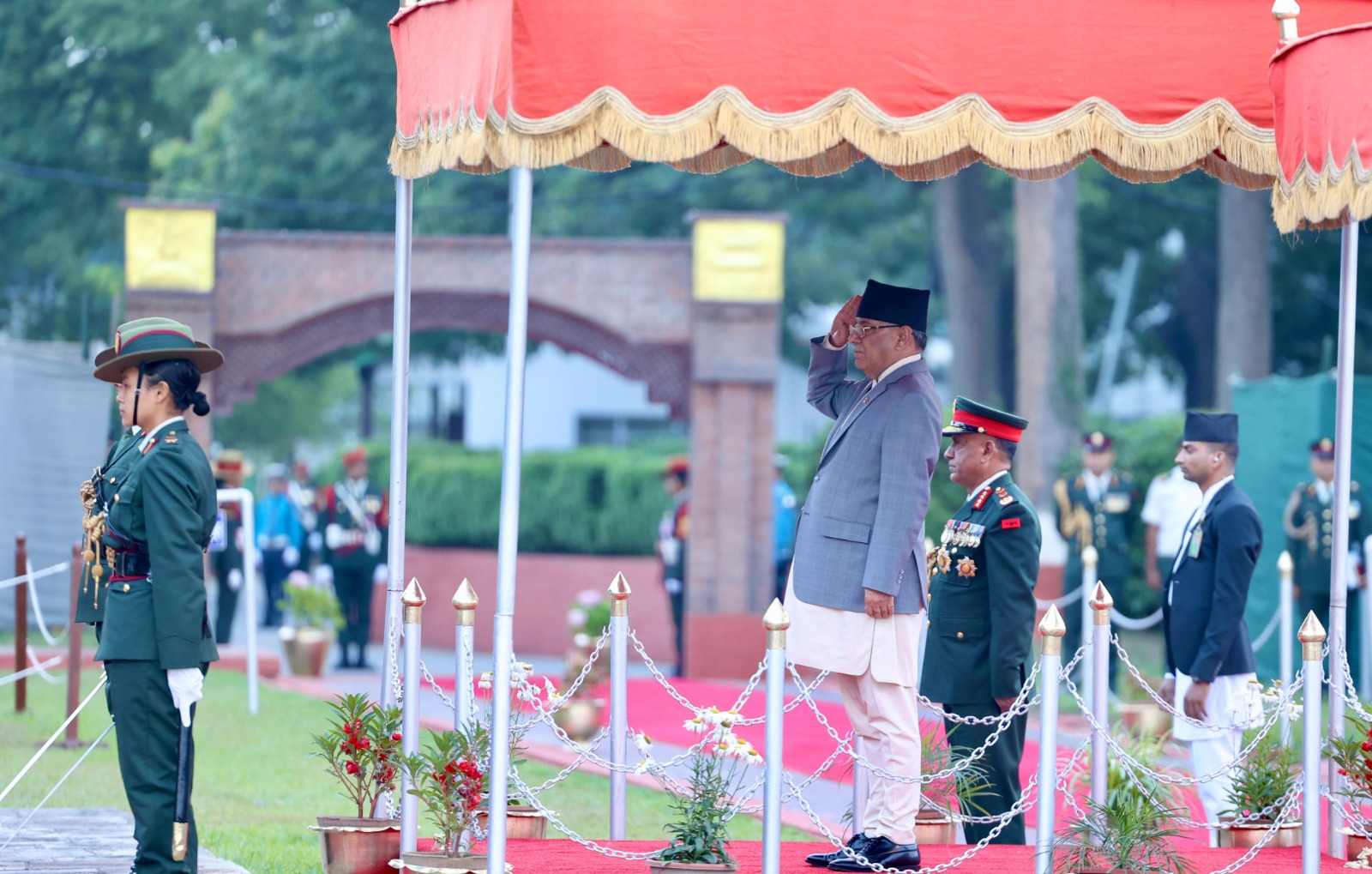 प्रधानमन्त्री स्वदेश फिर्ता 