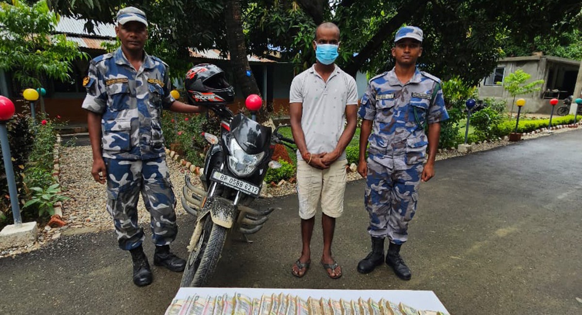 श्रोत नखुलेको १४ लाख ८० हजार नेपाली नोटसहित भारतीय युवक पक्राउ 