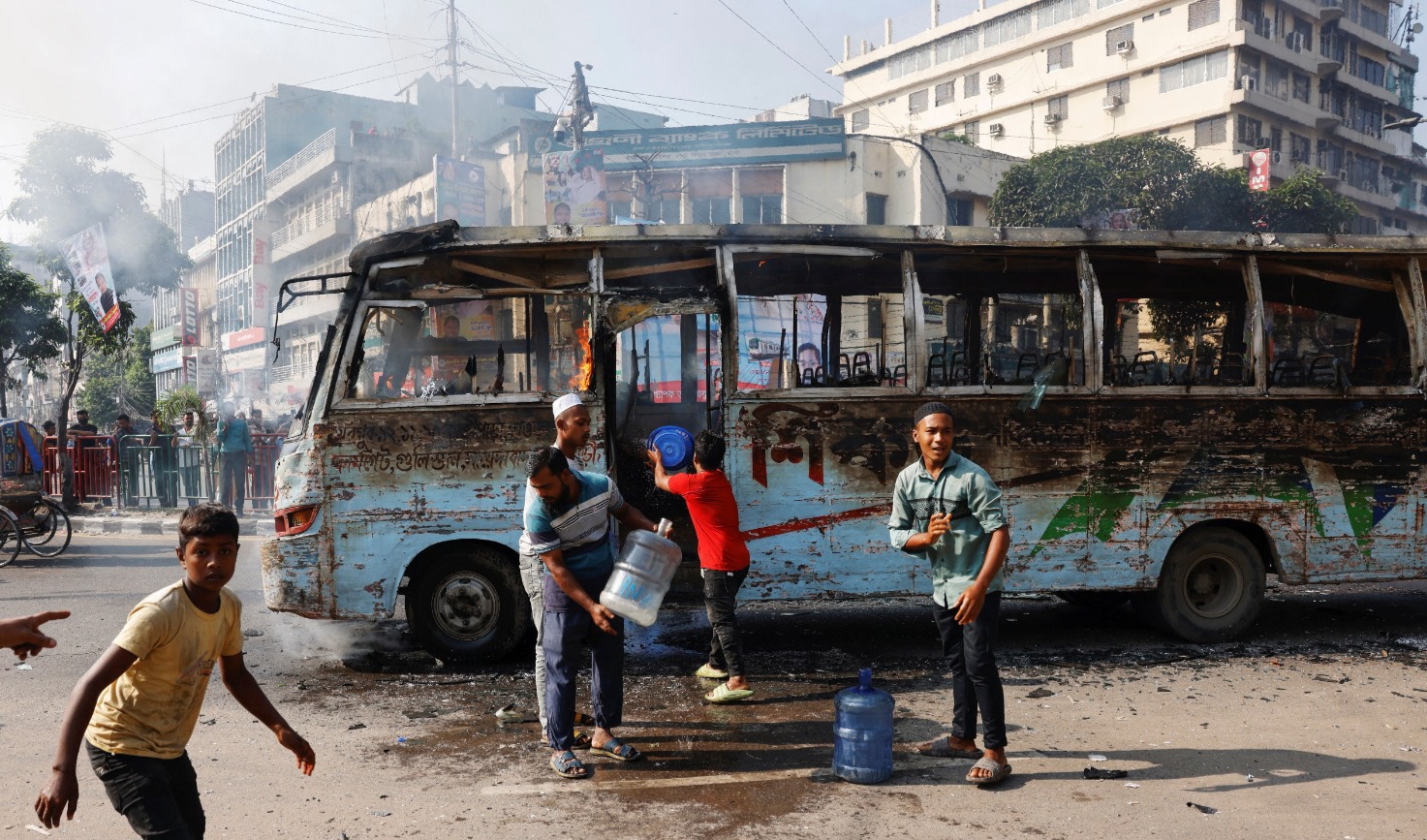 आरक्षणको विरोधमा बंगलादेश बन्द