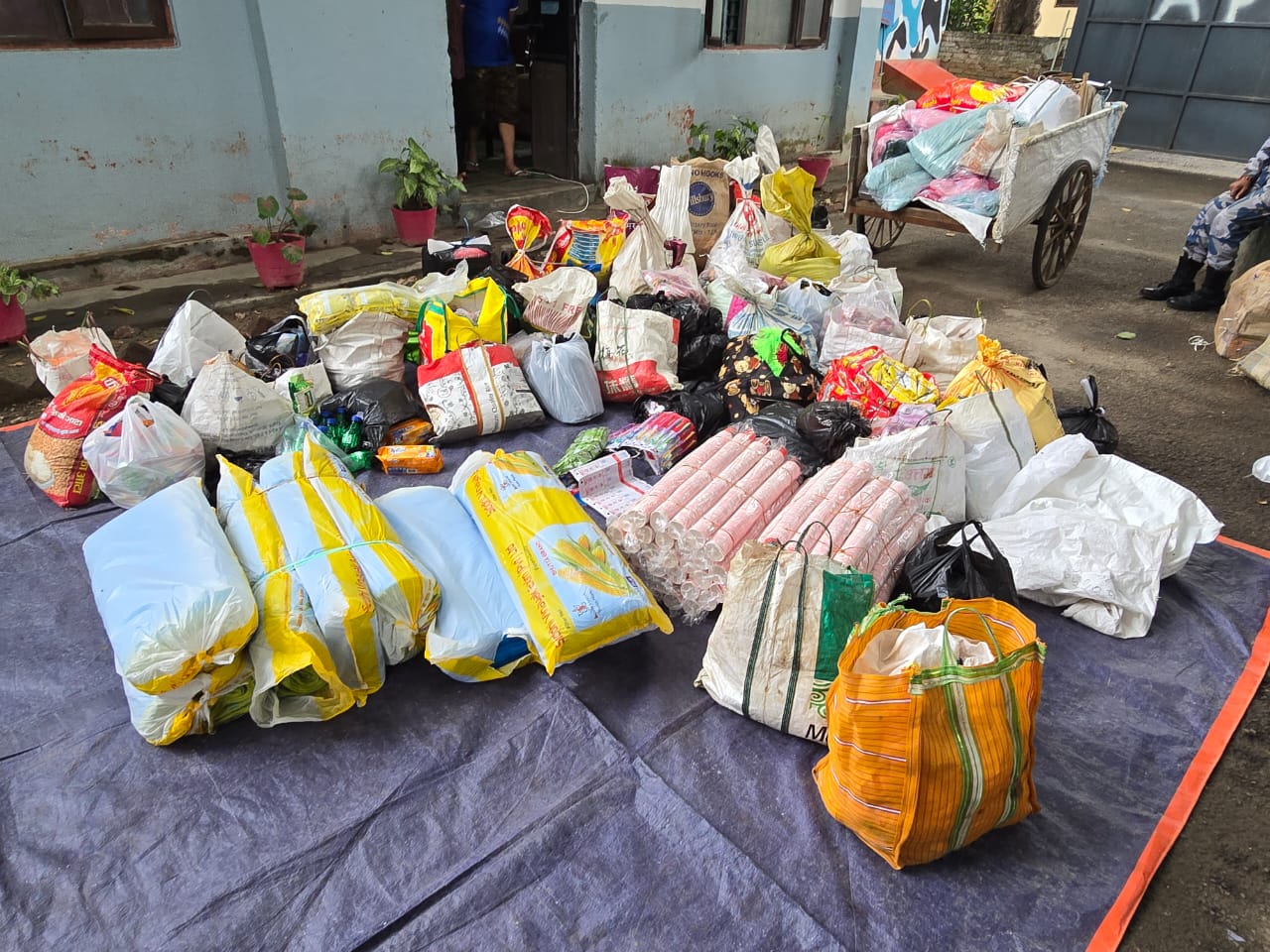 सशस्त्र प्रहरीद्वारा  १३ लाख २४ हजार बराबरको सामान बरामद