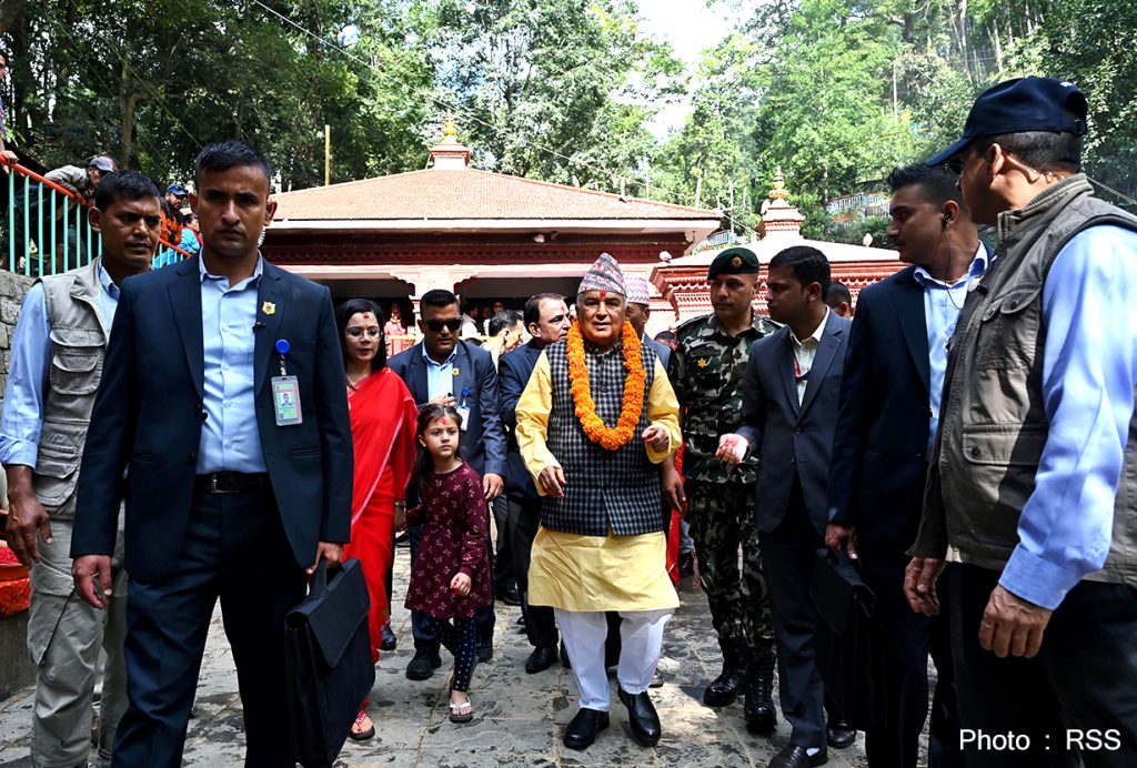 राष्ट्रपतिद्वारा दक्षिणकाली मन्दिरमा पूजाअर्चना   