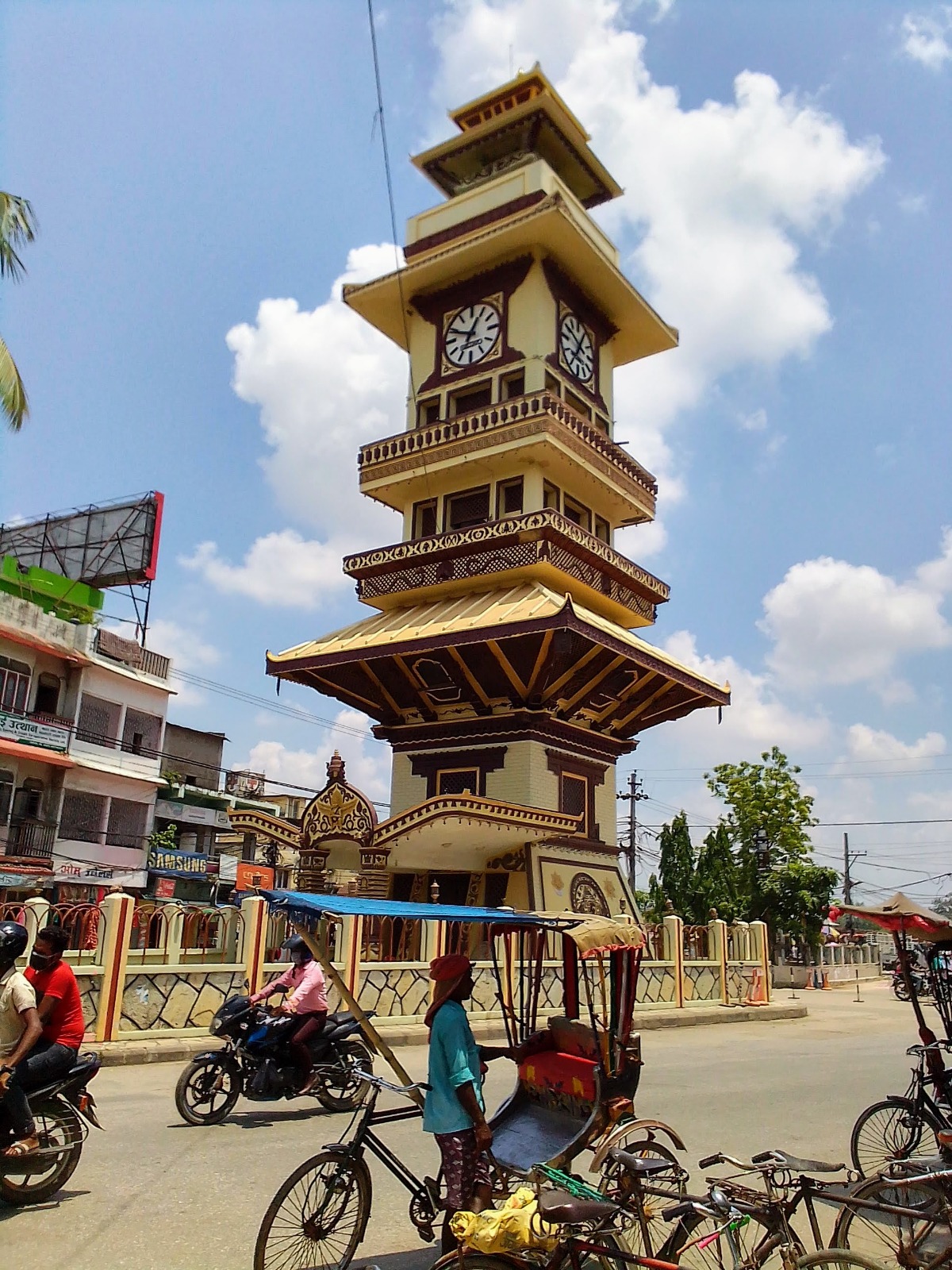 चाडपर्वको बेला वीरगंज सुनसान, भारतीय बजार भरीभराउ